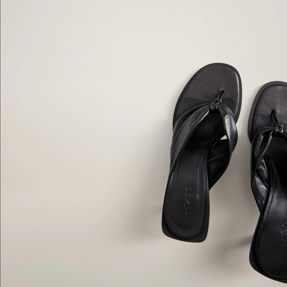 SOLDDD!! zara sandals